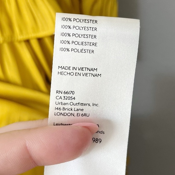 By Anthropologie Tiered Sleeveless Satin Blouse Honey Mustard Gold Size Small - Picture 12 of 12